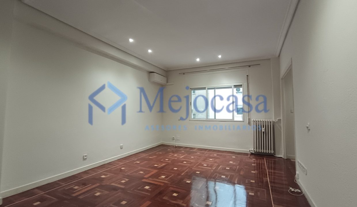100180-01 Exclusivo piso en Moncloa en el Barrio de Argüelles.