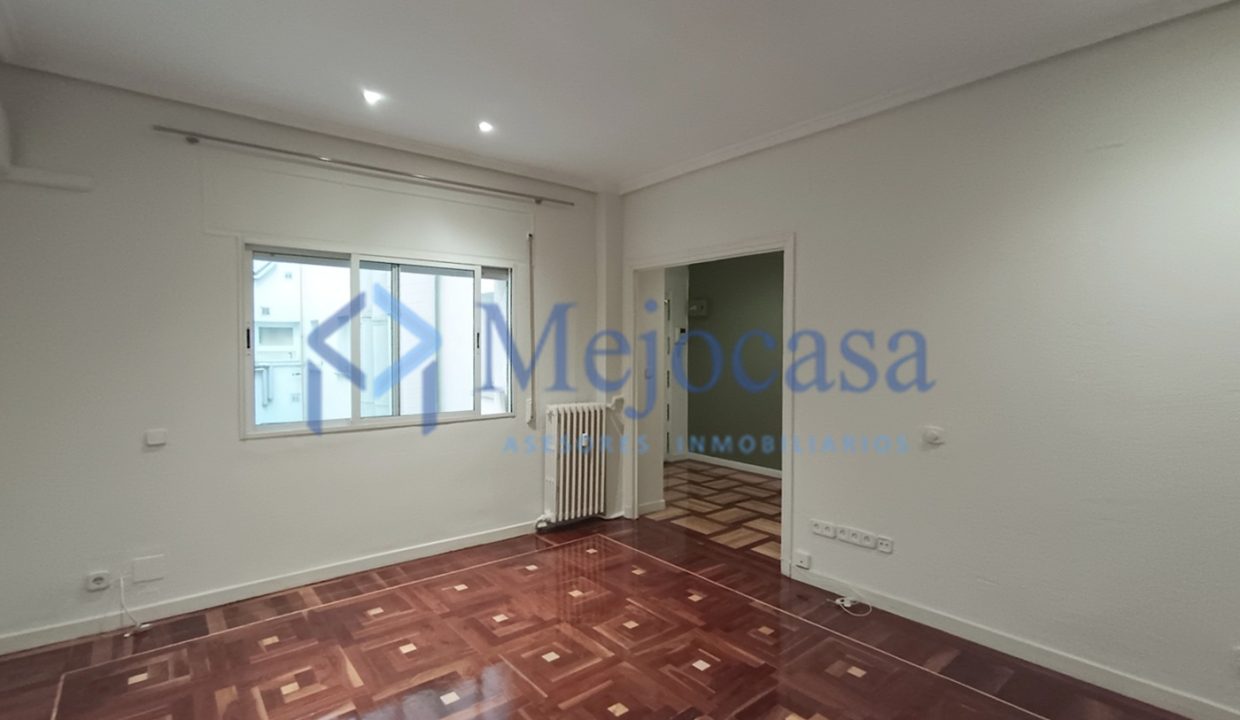 100180-02 Exclusivo piso en Moncloa en el Barrio de Argüelles.