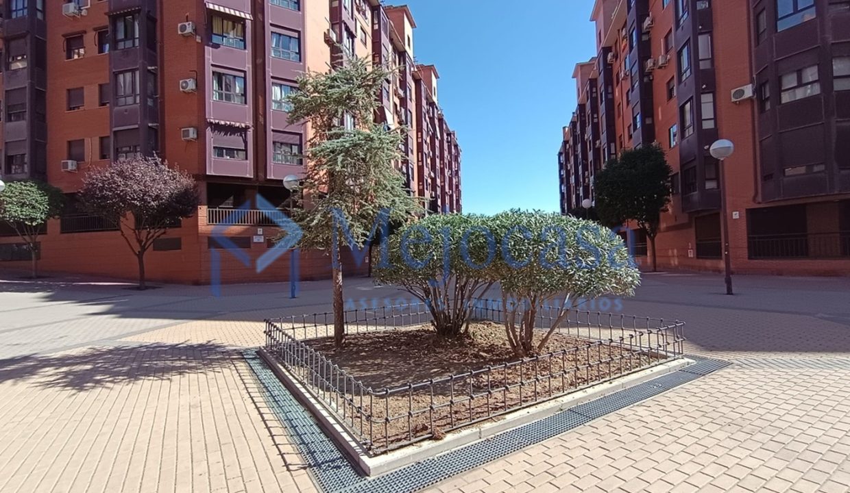 100186-03 Magnifica Piso completamente reformado
