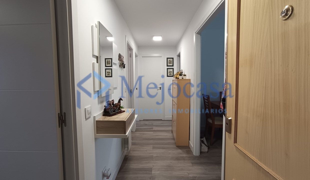 100186-31 Magnifica Piso completamente reformado