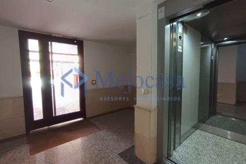 100186-33 Magnifica Piso completamente reformado