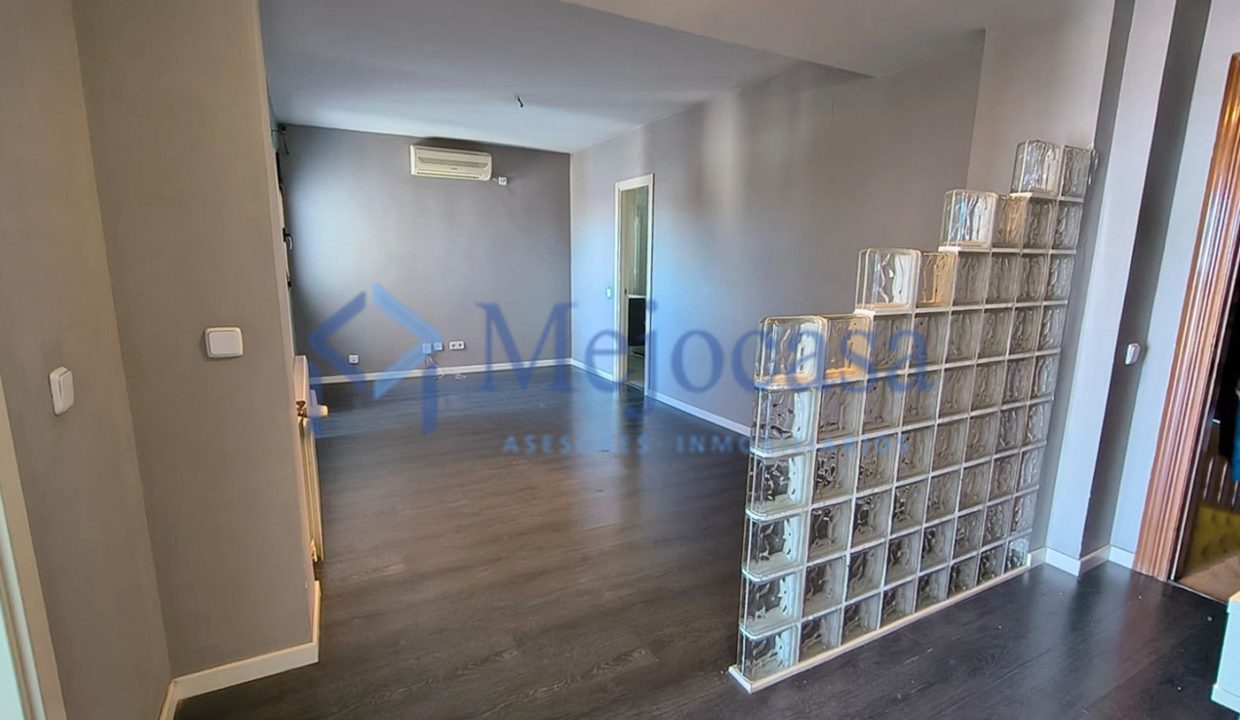 100354-01 Exclusivo Piso en Urbanización Residencial en Ciudad Lineal, en el Barrio de San Pascual.