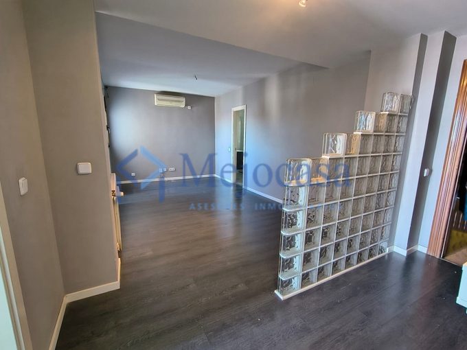 Exclusivo Piso en Urbanización Residencial en Ciudad Lineal, en el Barrio de San Pascual.