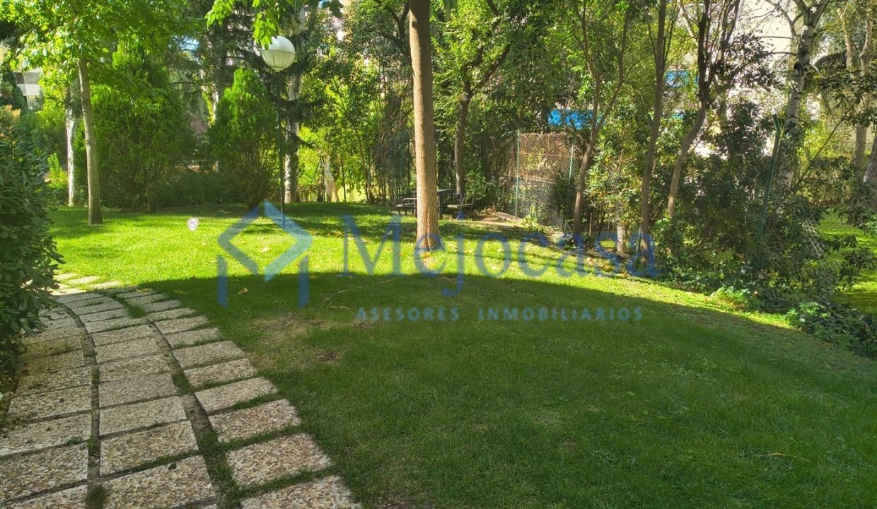 100354-21 Exclusivo Piso en Urbanización Residencial en Ciudad Lineal, en el Barrio de San Pascual.