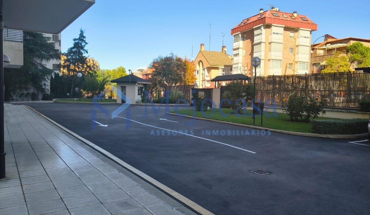 100354-25 Exclusivo Piso en Urbanización Residencial en Ciudad Lineal, en el Barrio de San Pascual.