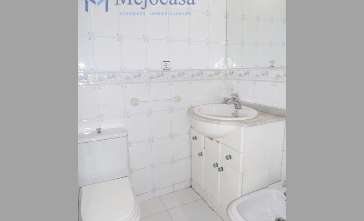 83964-17 Piso cerca Metro San Cristóbal, con muy buena distribución. 3 dormitorios y 2 baños, llámanos para verlo!!