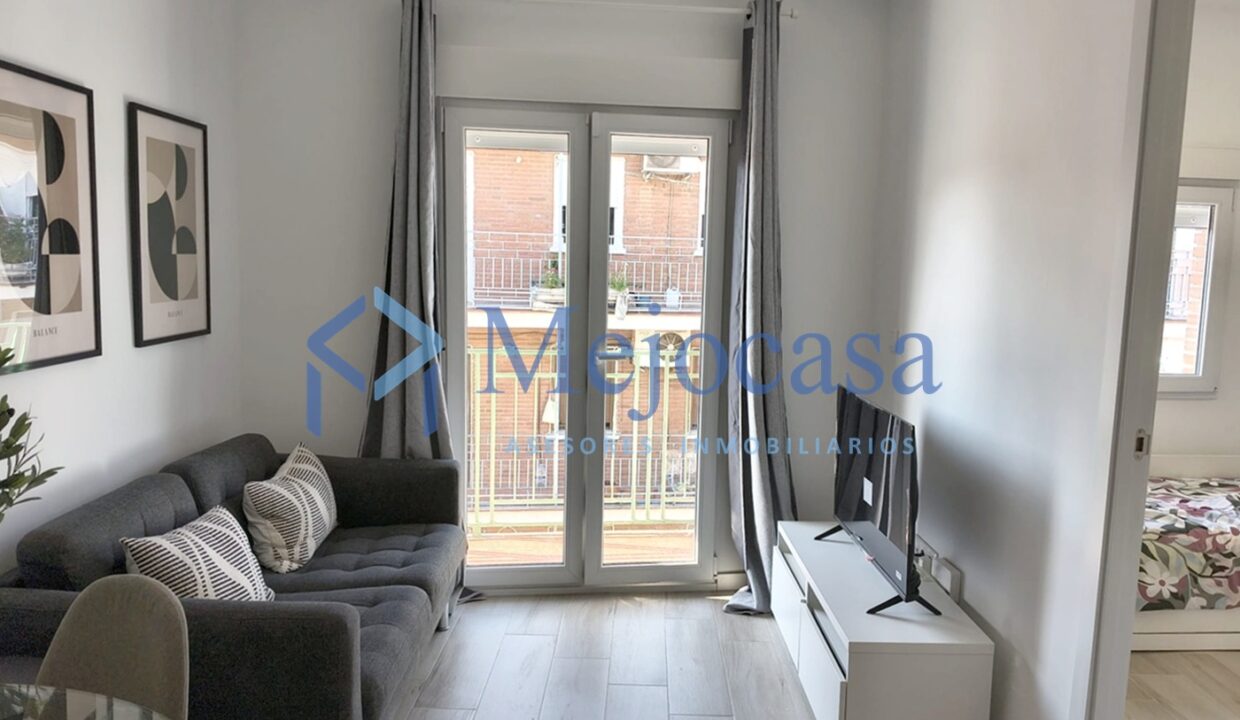 99606-02 Excelente oportunidad piso con terraza muy luminoso en Villaverde Bajo!