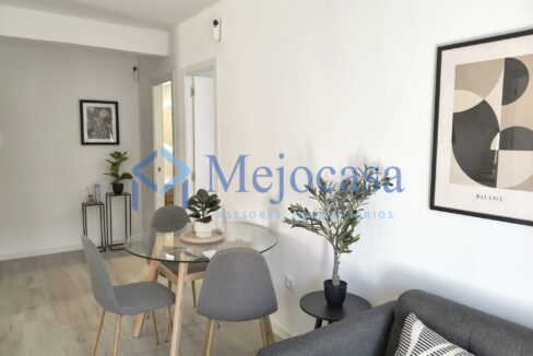 99606-03 Excelente oportunidad piso con terraza muy luminoso en Villaverde Bajo!