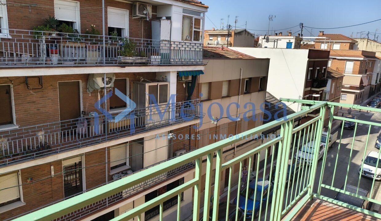 99606-05 Excelente oportunidad piso con terraza muy luminoso en Villaverde Bajo!
