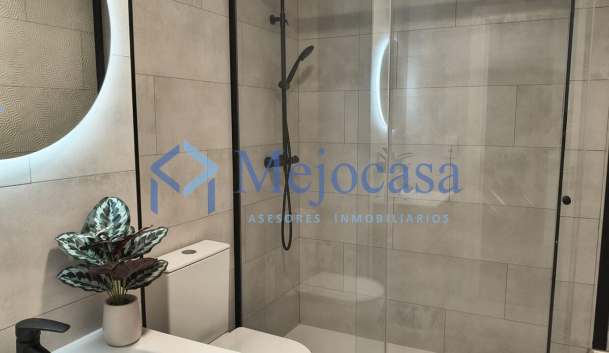 99606-12 Excelente oportunidad piso con terraza muy luminoso en Villaverde Bajo!