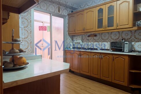 99622-05 Fantástico piso, sólo actualizar, terraza abierta con vistas despejadas!
