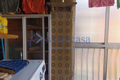 99622-06 Fantástico piso, sólo actualizar, terraza abierta con vistas despejadas!