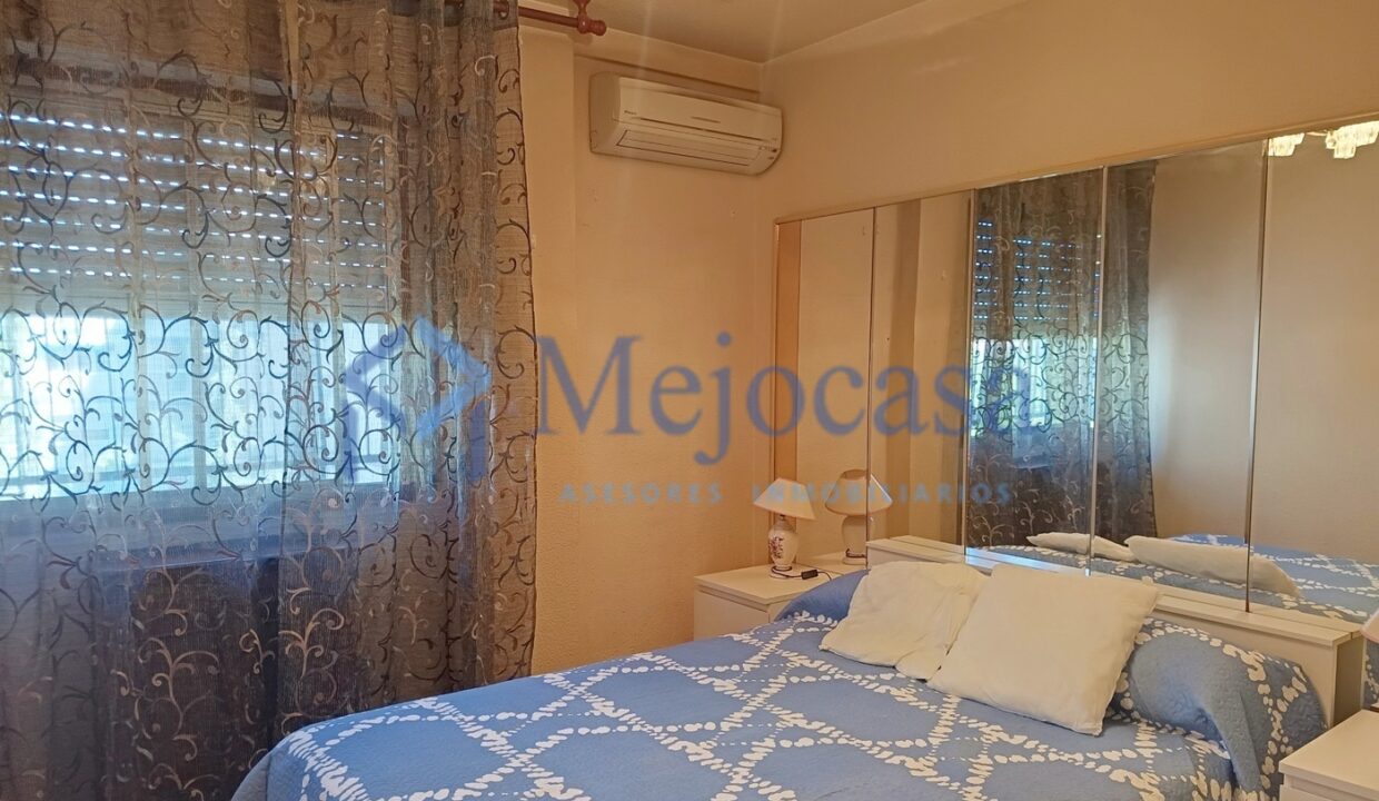 99622-09 Fantástico piso, sólo actualizar, terraza abierta con vistas despejadas!