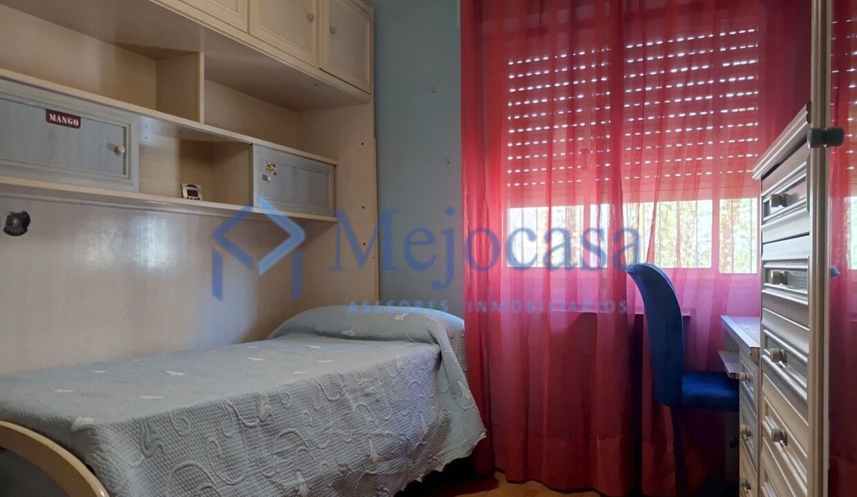 99622-10 Fantástico piso, sólo actualizar, terraza abierta con vistas despejadas!