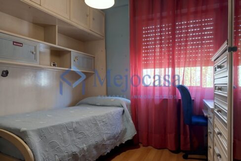 99622-10 Fantástico piso, sólo actualizar, terraza abierta con vistas despejadas!