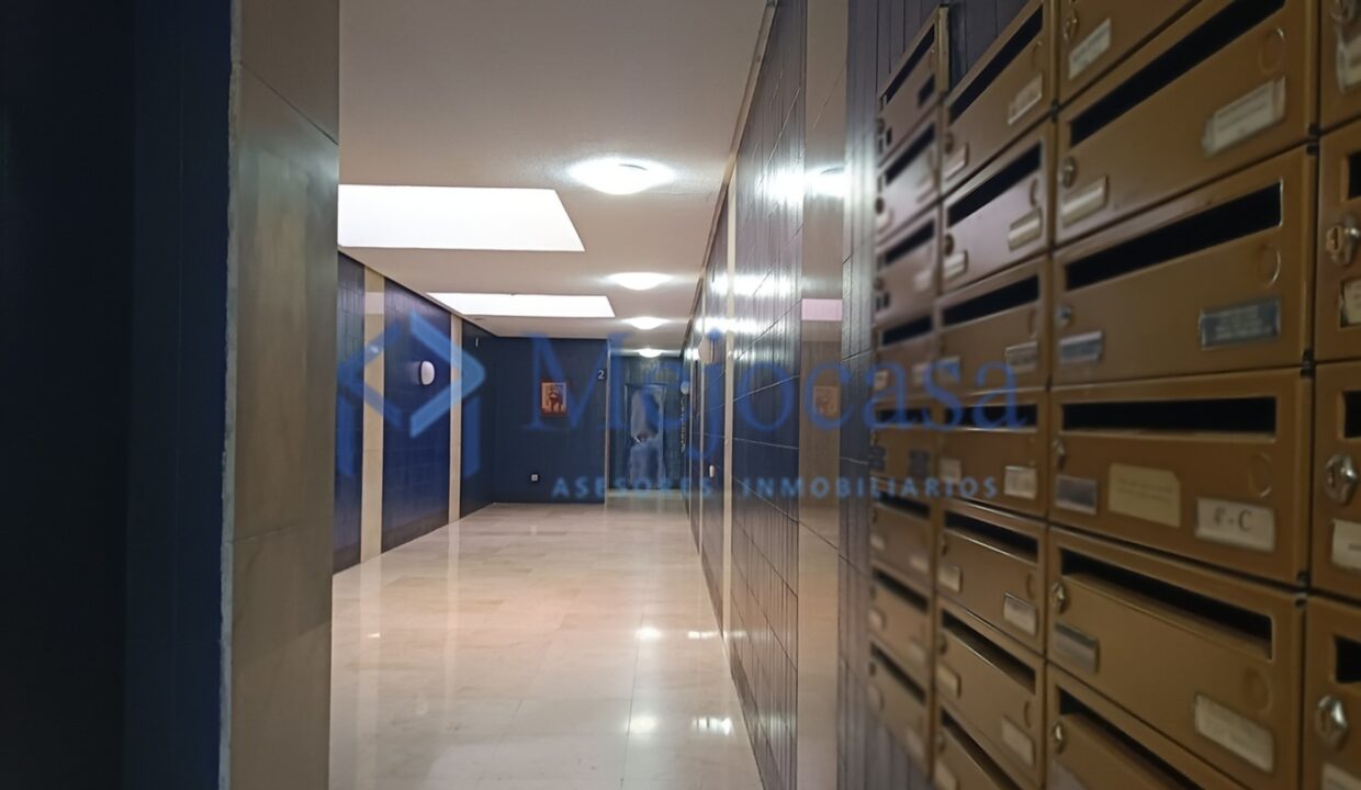99622-16 Fantástico piso, sólo actualizar, terraza abierta con vistas despejadas!