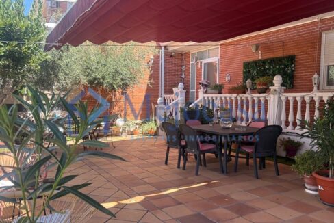 99695-03 Chalet Pareado en esquina en Meco.