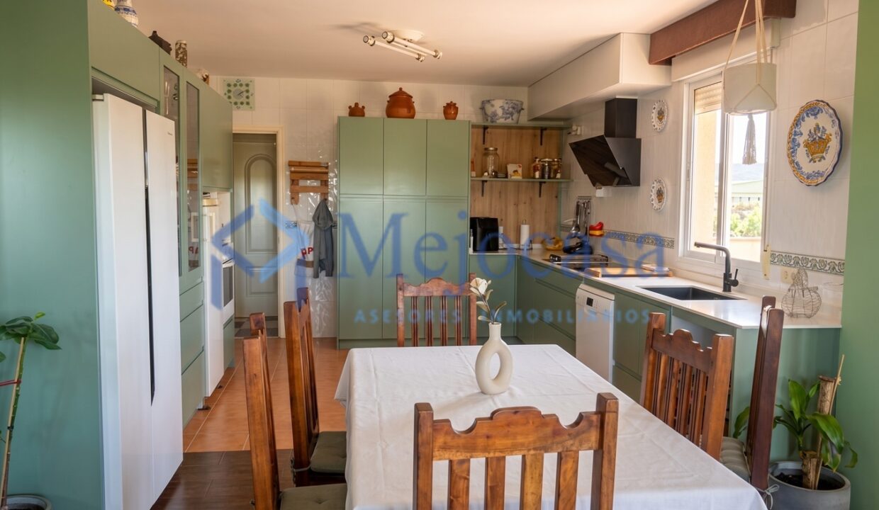99695-07 Chalet Pareado en esquina en Meco.