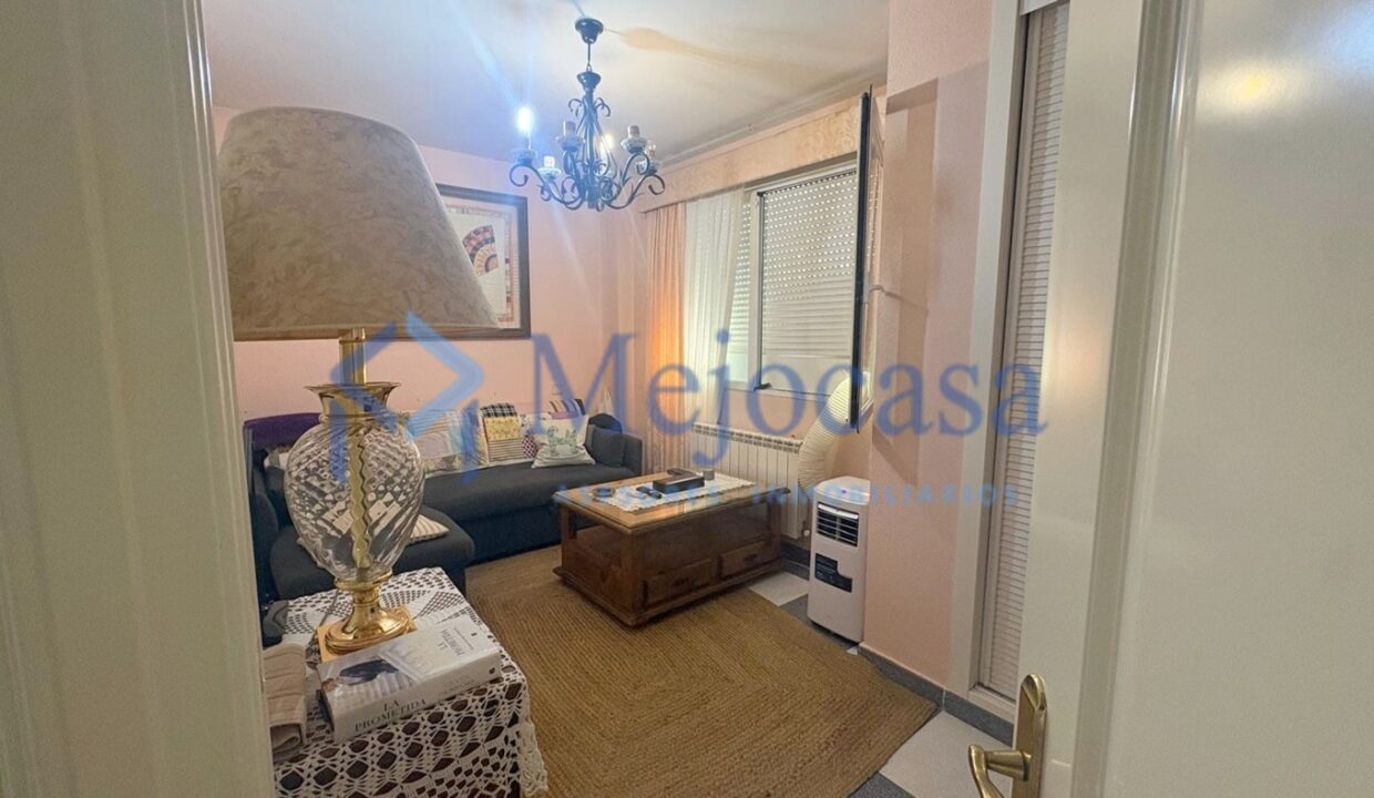 99695-13 Chalet Pareado en esquina en Meco.