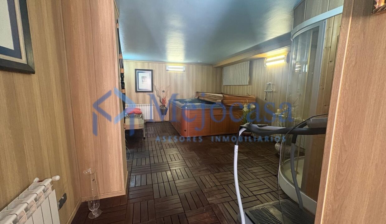 99695-15 Chalet Pareado en esquina en Meco.