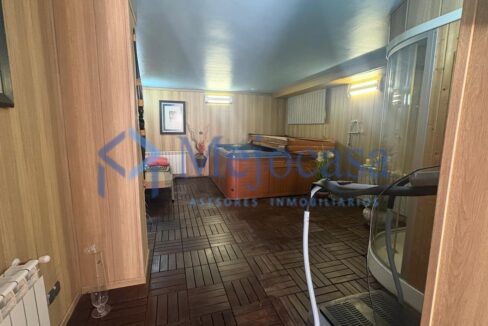 99695-15 Chalet Pareado en esquina en Meco.