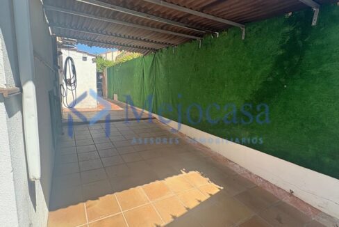 99695-24 Chalet Pareado en esquina en Meco.
