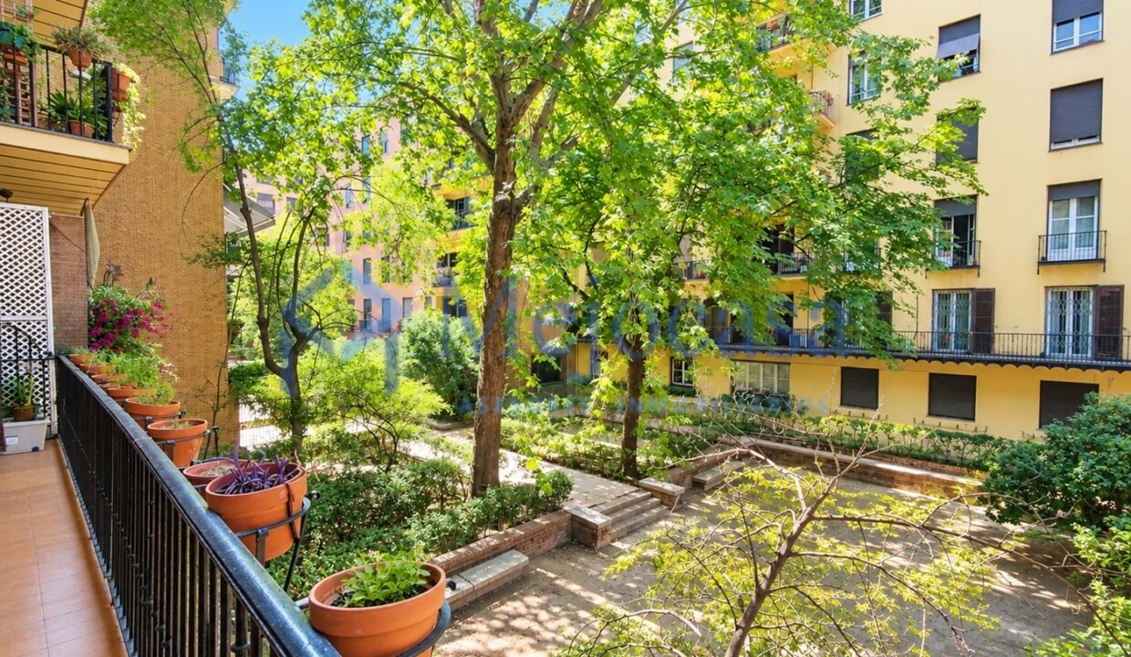 99823-04 Exclusiva vivienda con terraza en la emblemática 