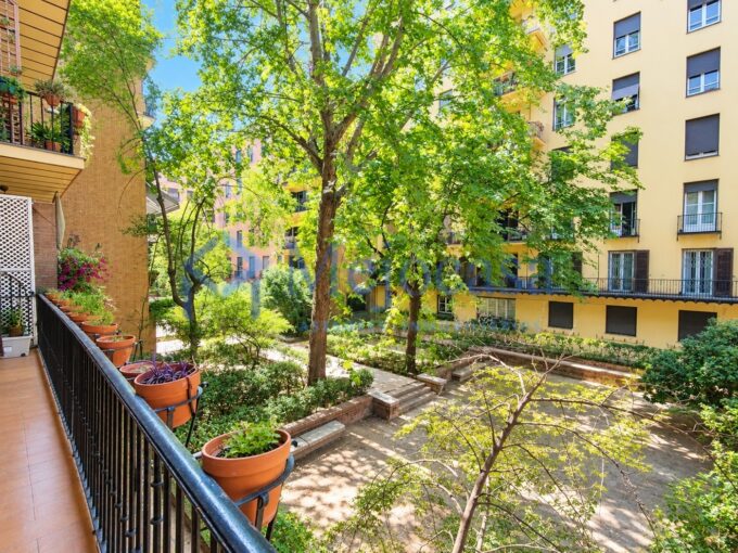Exclusiva vivienda con terraza en la emblemática "Casa de las Flores"