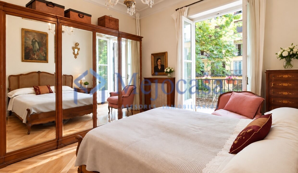 99823-12Exclusiva vivienda con terraza en la emblemática 