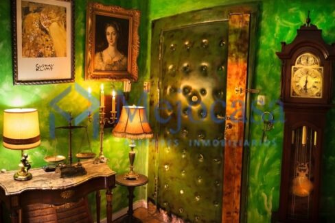99863-11 Luminoso piso en el Barrio de la Concepción.