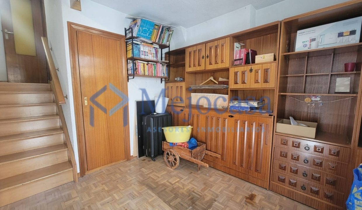 99927-09 Magnífico Piso de 3 plantas en el Barrio de la Concepción.