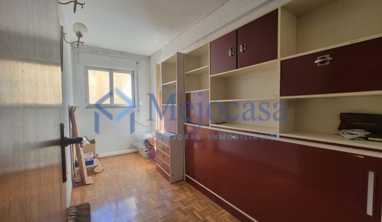 99927-14 Magnífico Piso de 3 plantas en el Barrio de la Concepción.