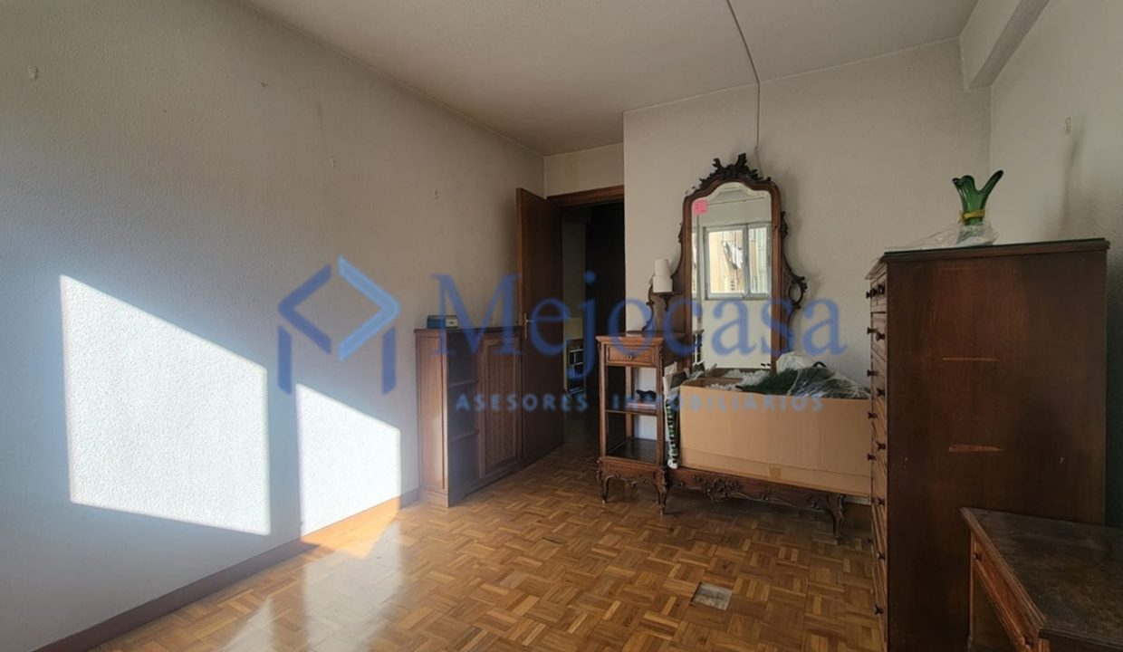 99927-17 Magnífico Piso de 3 plantas en el Barrio de la Concepción.